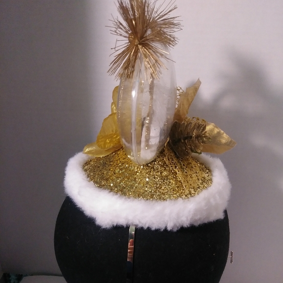 Gold and white circle fasinator hat - Picture 4 of 4